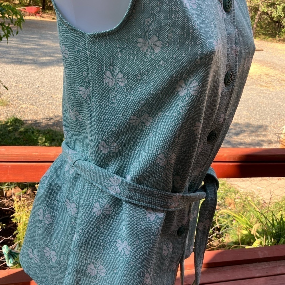 Vintage 1970’s polyester vest top with belt size M/L - Picture 8 of 10